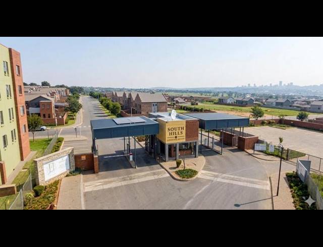 3 BEDROOM TOWNHOUSE FOR SALE IN SOUTH HILLS